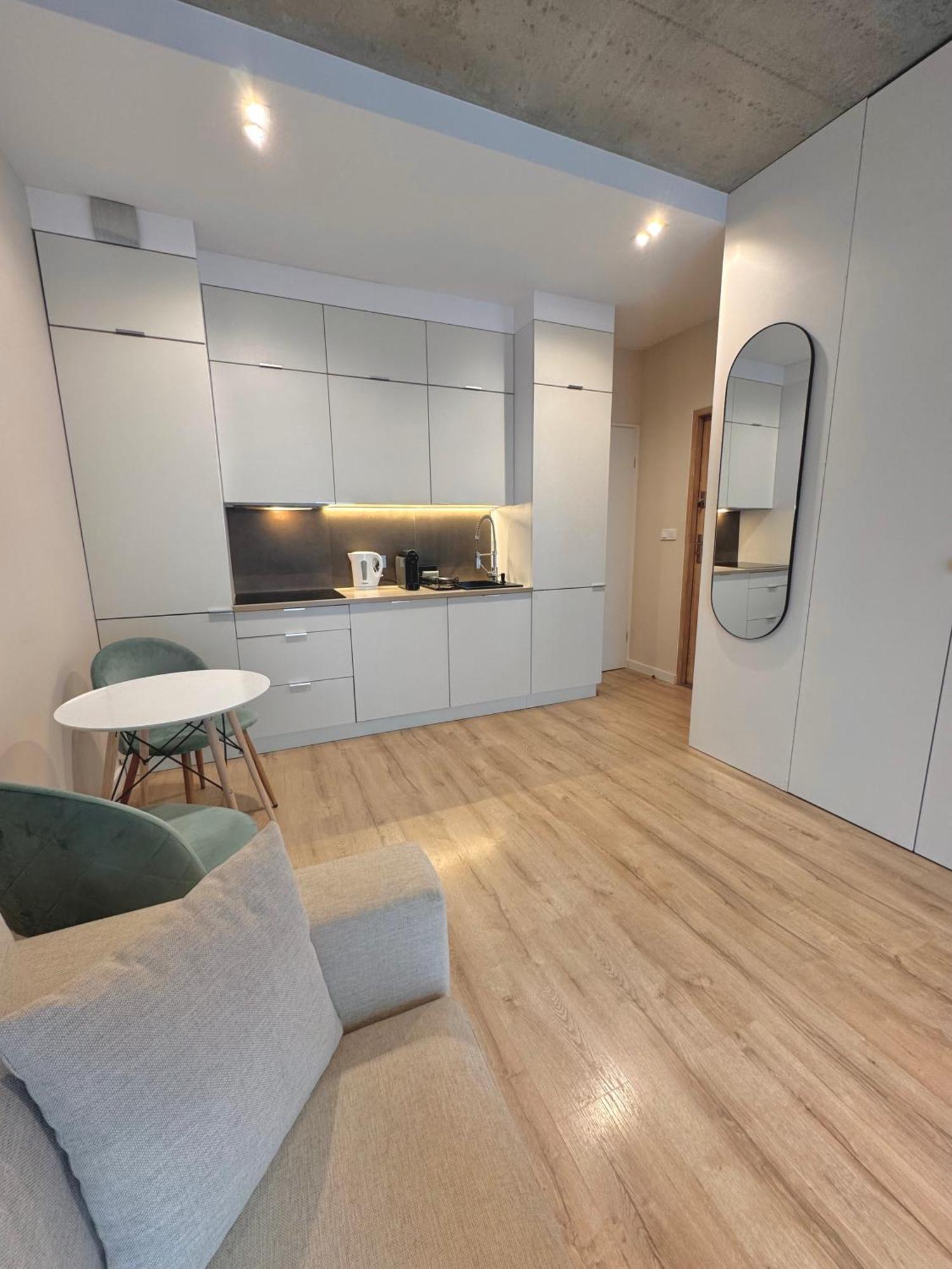 ורשה Komputerowa Apartments Airport And Business District מראה חיצוני תמונה
